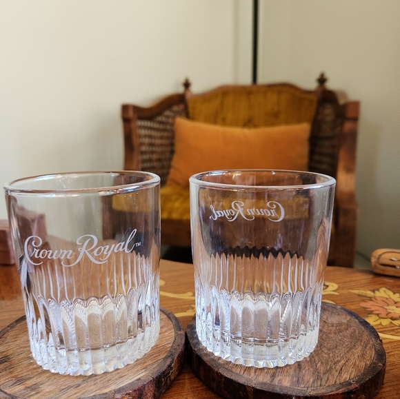 Crown Royal bar glasses - set of 2 - Picture 2 of 5